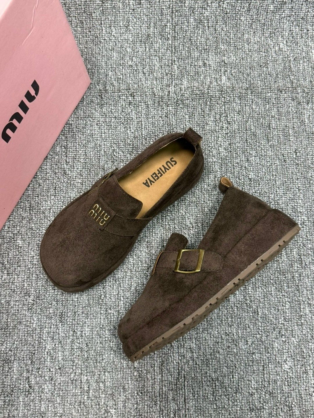 ,лоферы замш,ботинки замш,женская ,замшевые лоферы miu miu на высокий подошве и фирменной фурнитурой