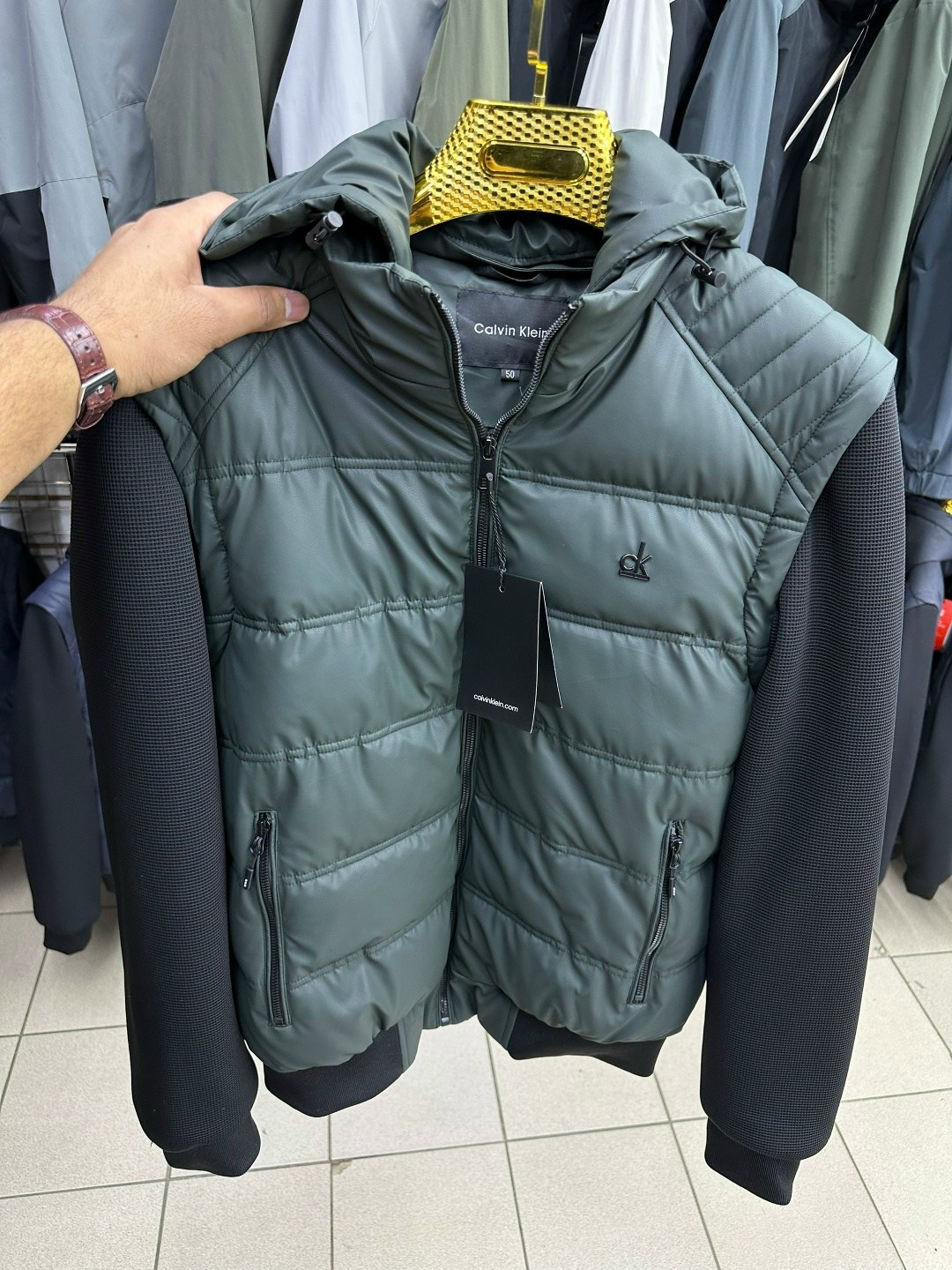 куртка демисезонная мужская с вязаными рукавами hugo boss,пауль шарк куртка с вязаными рукавами,зелёная куртка hugo boss с вязаными рукавами,демисезонная куртка,куртка зимняя мужская