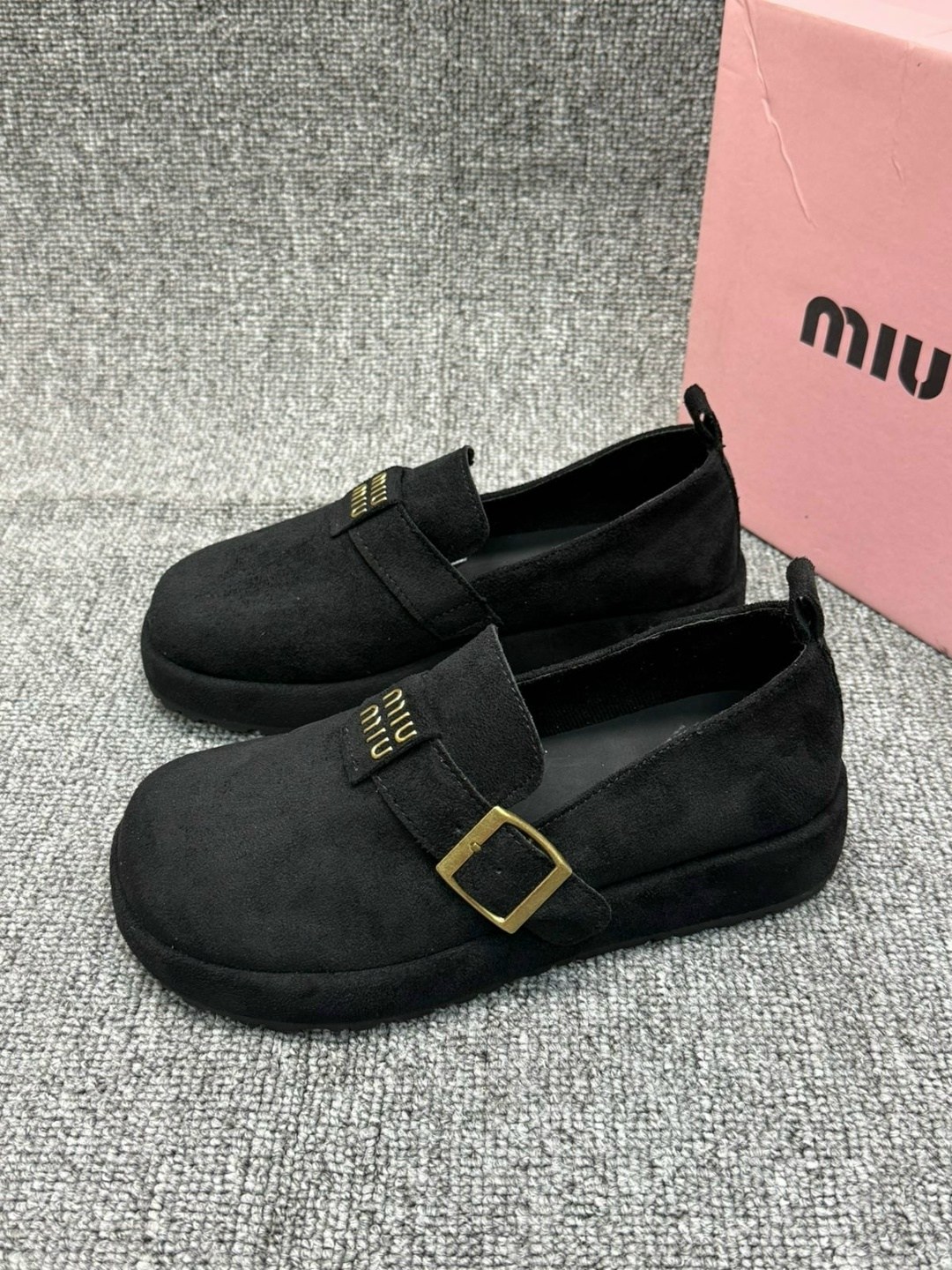 ,лоферы замш,ботинки замш,женская ,замшевые лоферы miu miu на высокий подошве и фирменной фурнитурой