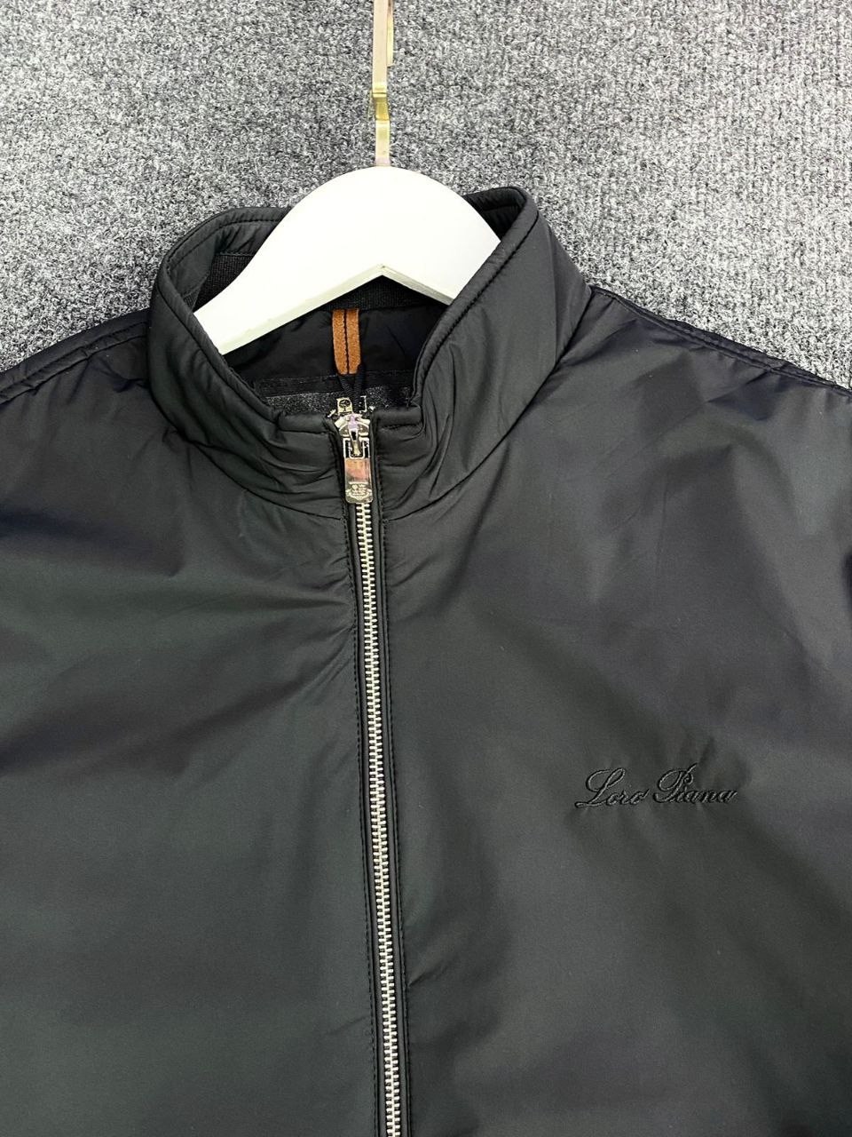 куртка,куртка повседневная,куртка с воротником,куртка с высоким воротником,теплая куртка