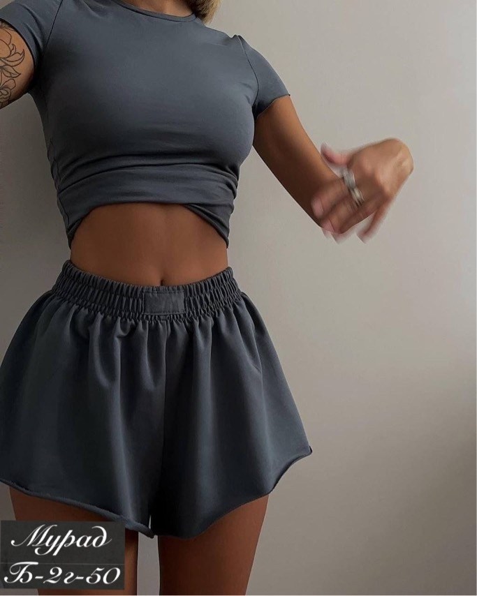 спортивные костюмы женские,трикотажные костюмы,фитнес костюм женский,спортивная одежда для женщин,костюм с шортиками