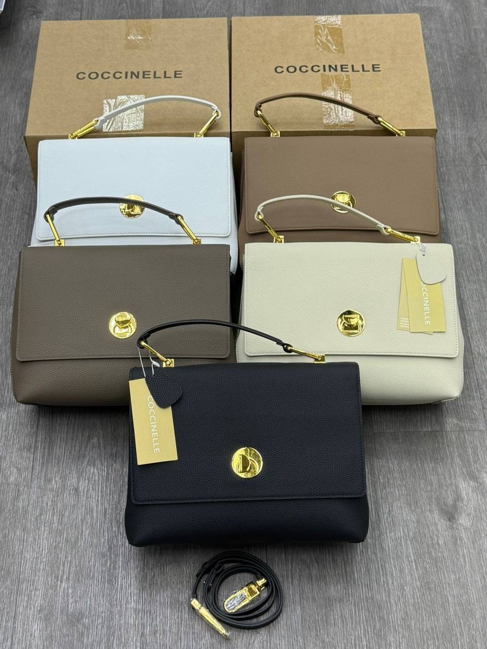 сумка coccinelle,coccinelle сумка liya medium,женская сумка coccinelle,сумка coccinelle liya,сумка сэтчел кожаная liya coccinelle