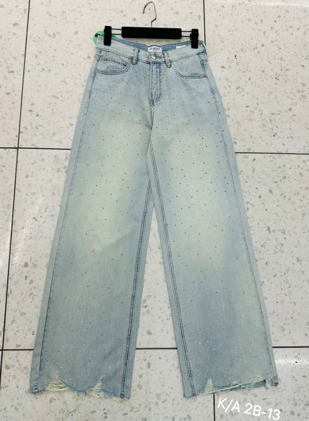 женские джинсы,джинсы широкие,джинсы рваные широкие,стильные джинсы,джинсы трубы рваные