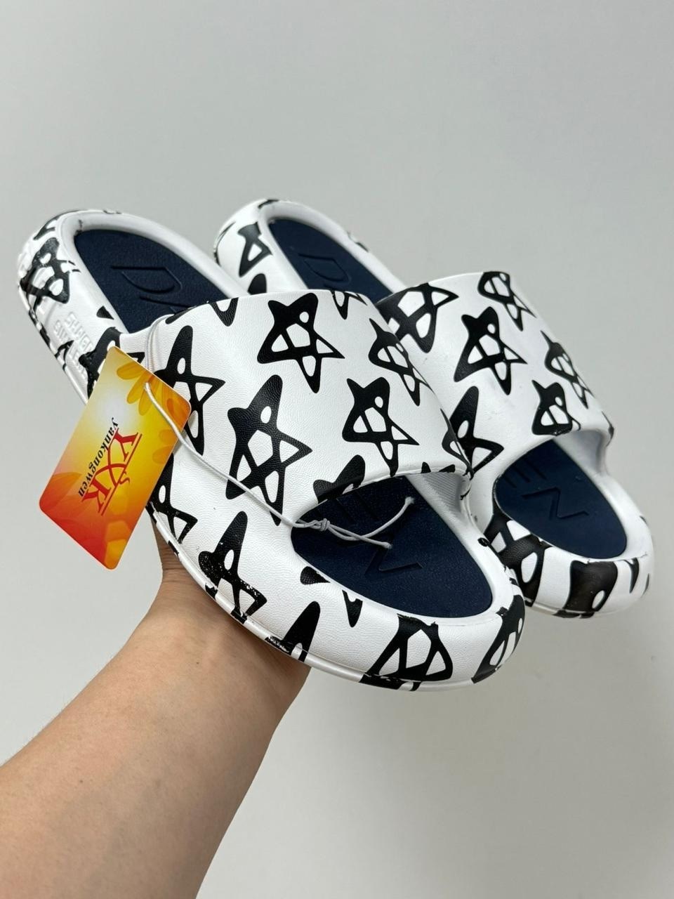 ,модные тапочки,шлепанцы,летние тапочки,женские шлепанцы