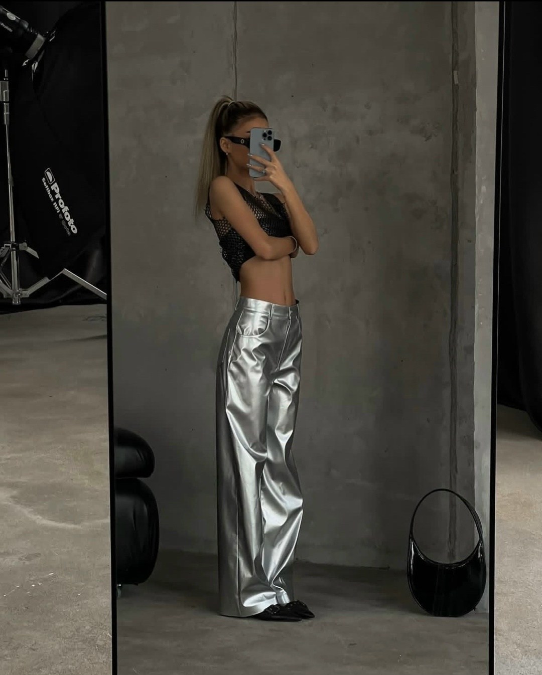 модные серебристые женские брюки clacive из искусственной кожи,брюки серебристые,серебряные брюки,серебристые брюки широкие,женские брюки ttvq из серебристой искусственной кожи