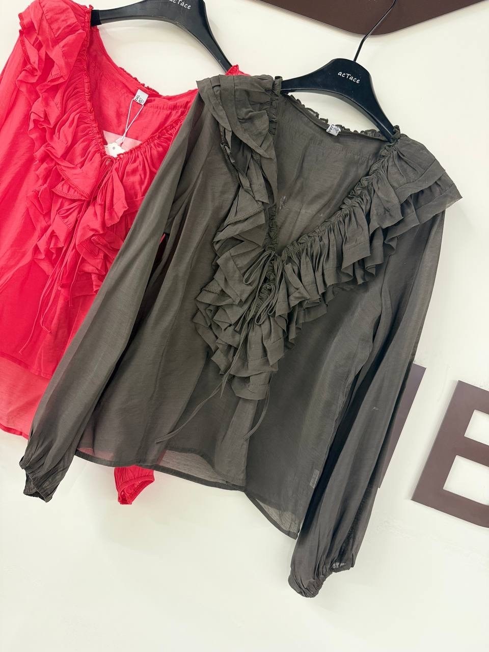 женская прозрачная блузка с v-образным вырезом, длинным рукавом и оборками,блузка с оборками,блузка с воланом,блузка с рюшами,шифоновая блузка с оборками