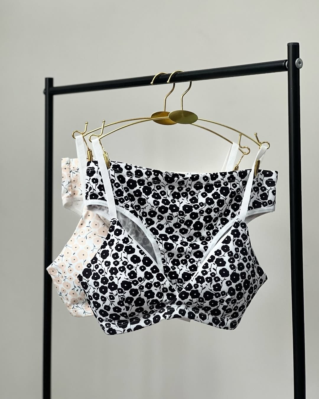 женский комплект нижнего белья с,комплект нижнего белья,женское нижнее белье,женское бесшовное нижнее белье,комплект бесшовного нижнего белья