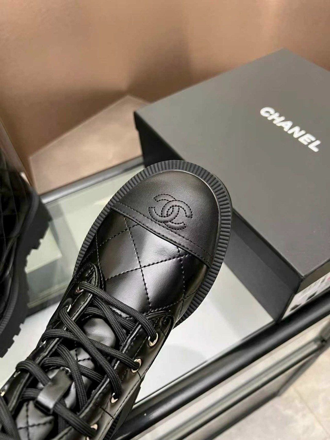 ботинки chanel,ботинки chanel женские,,ботинки женские шанель,женские чёрные кожаные ботинки chanel