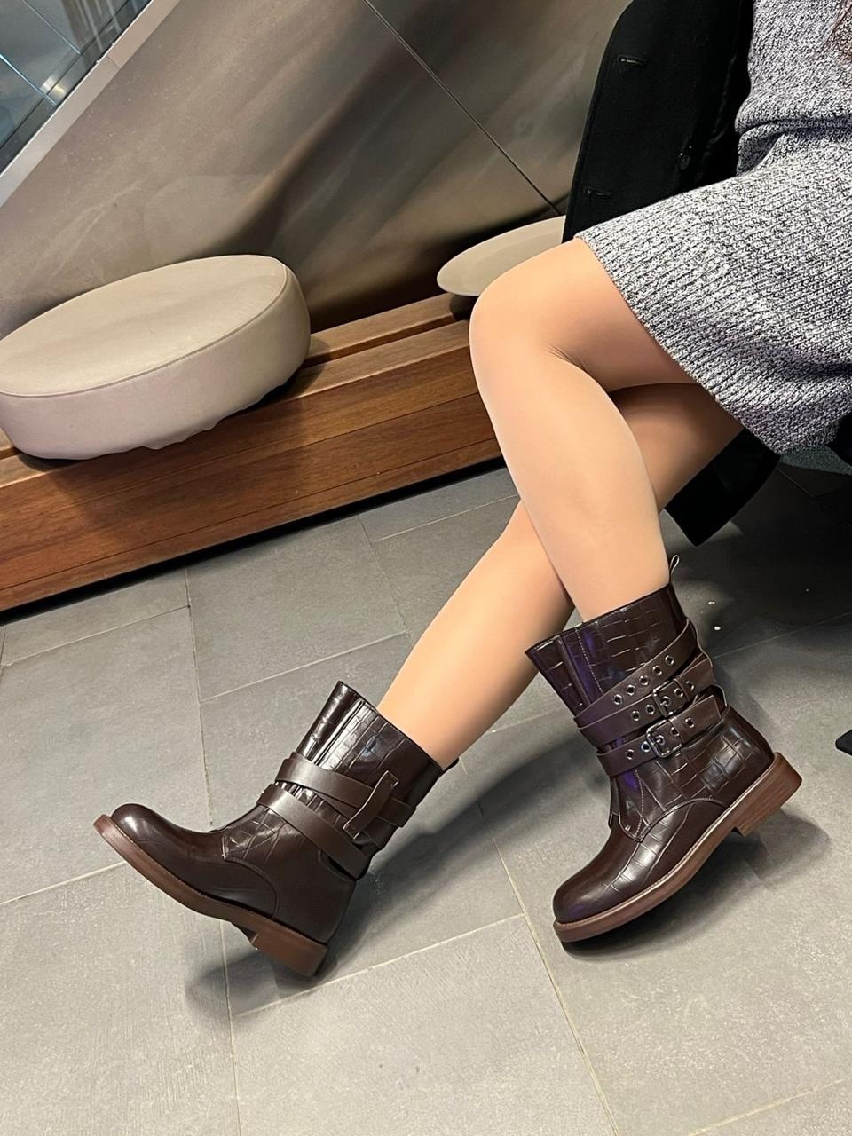 ,ботинки модные,короткие сапоги,женская ,ботинки женские