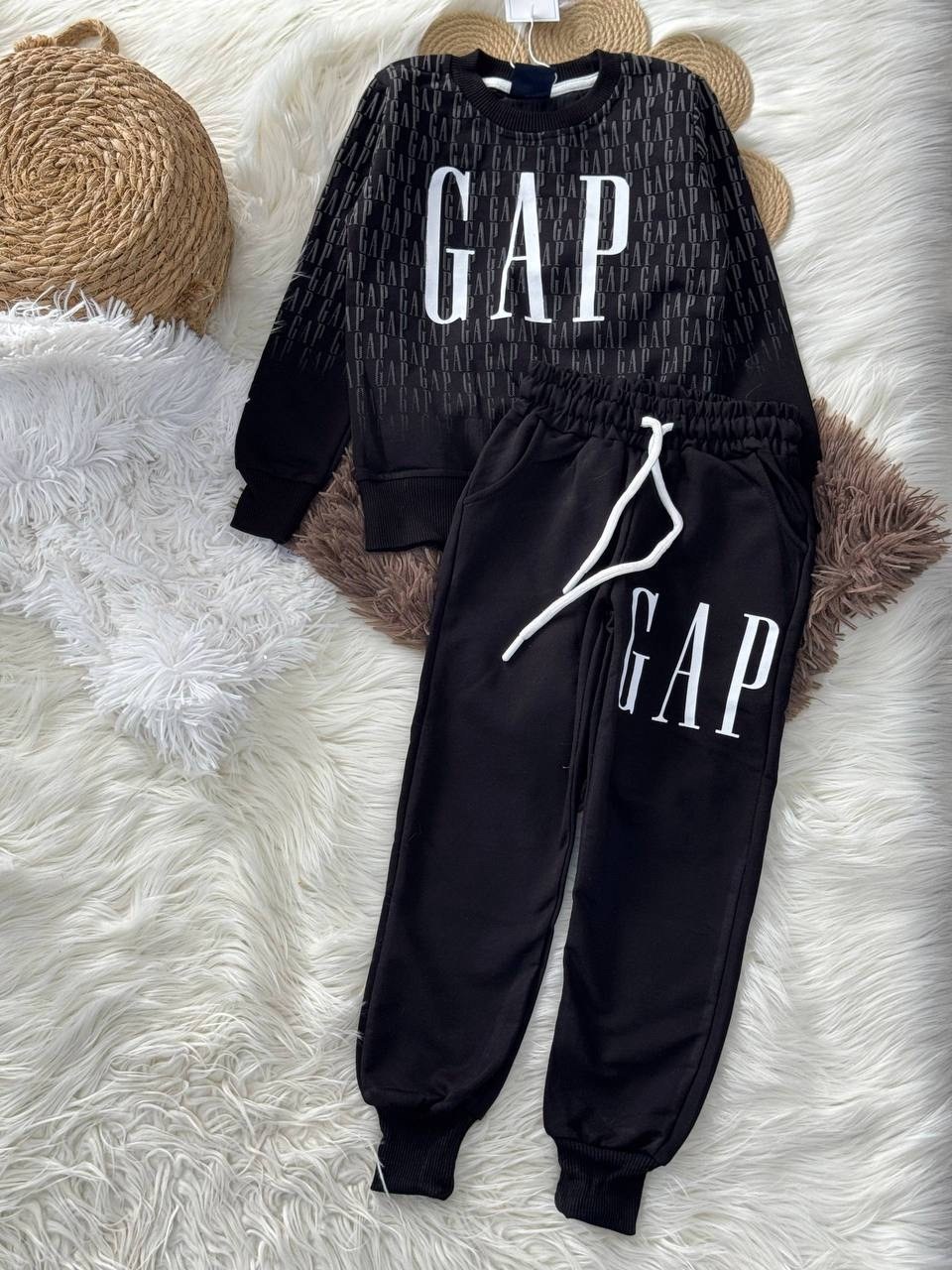 ребенок,спортивные костюм,костюм детский,костюм детский спортивный,спортивный костюм gap