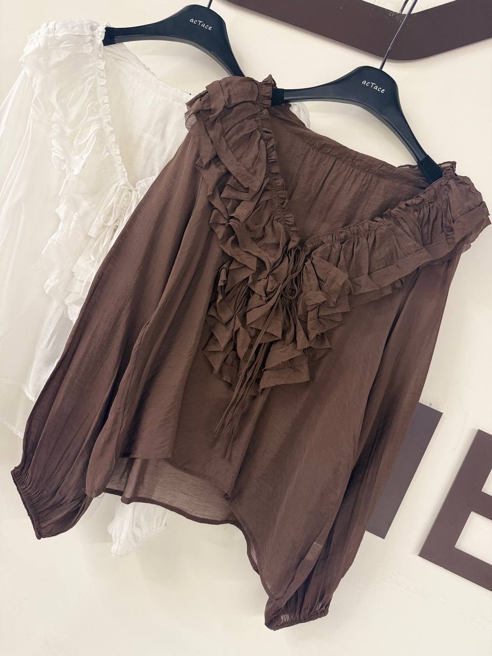 женская прозрачная блузка с v-образным вырезом, длинным рукавом и оборками,блузка с оборками,блузка с воланом,блузка с рюшами,шифоновая блузка с оборками