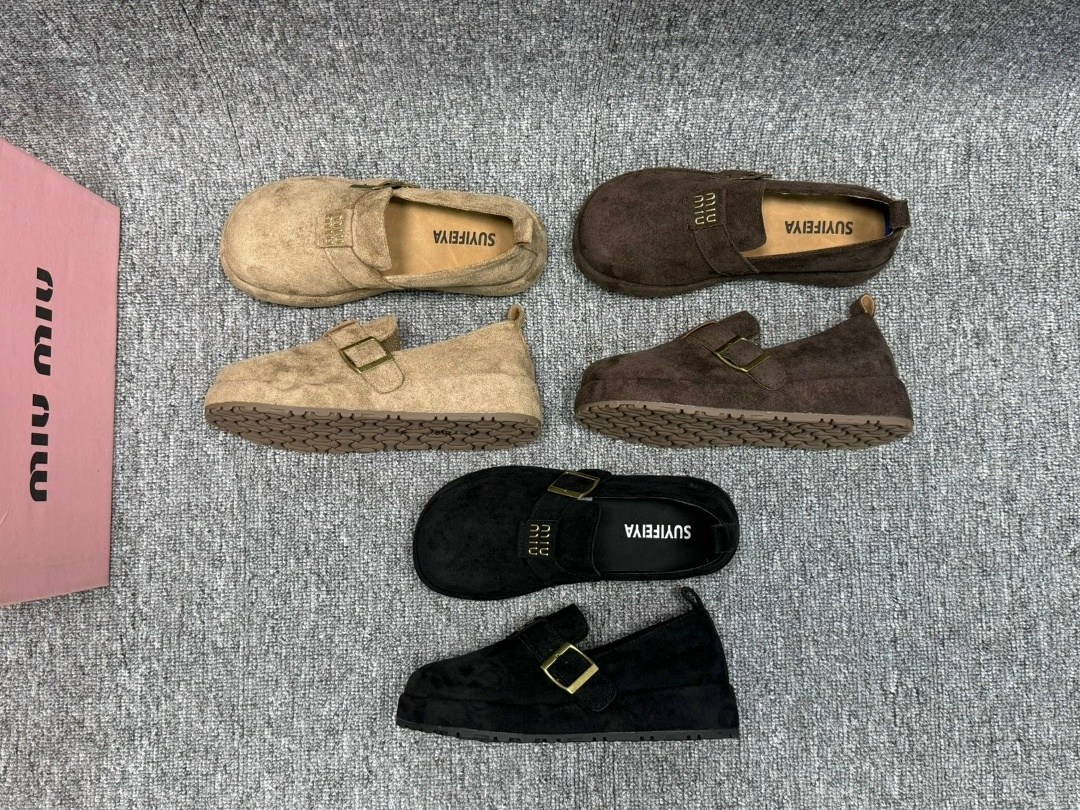 ,лоферы замш,ботинки замш,женская ,замшевые лоферы miu miu на высокий подошве и фирменной фурнитурой