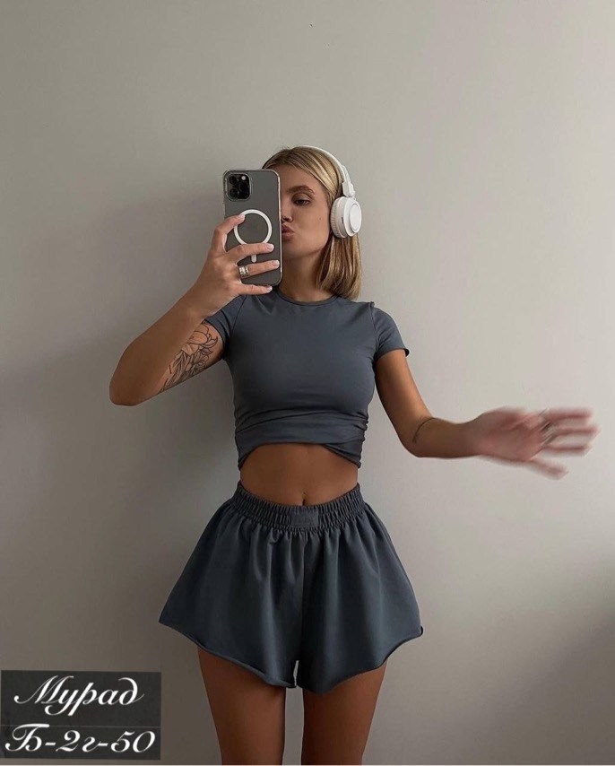 спортивные костюмы женские,трикотажные костюмы,фитнес костюм женский,спортивная одежда для женщин,костюм с шортиками