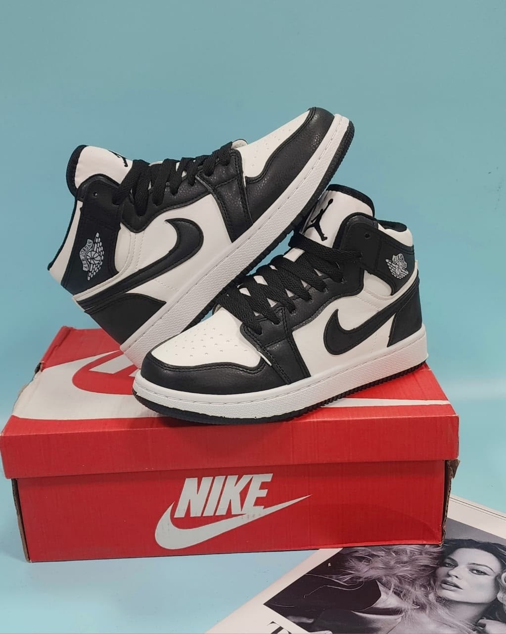 женские кроссовки nike air jordan 1 mid,оригинальные кроссовки найк джордан 1,nike air jordan 1 mid magenta,nike air jordan 1 mid,женские кроссовки nike