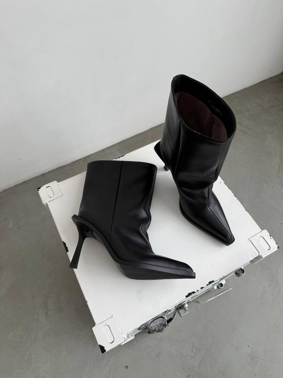 замшевые ботильоны,ботильоны демисезонные на каблуке шпильке londri,замшевые женские ботильоны с острым носком на,ботильоны демисезонные на каблуке шпильке londri 306973163,женские ботильоны