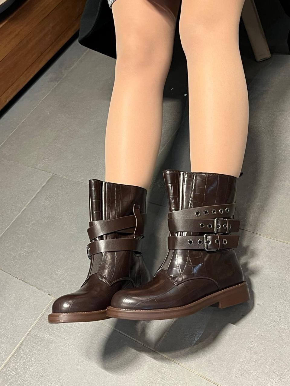 ,ботинки модные,короткие сапоги,женская ,ботинки женские