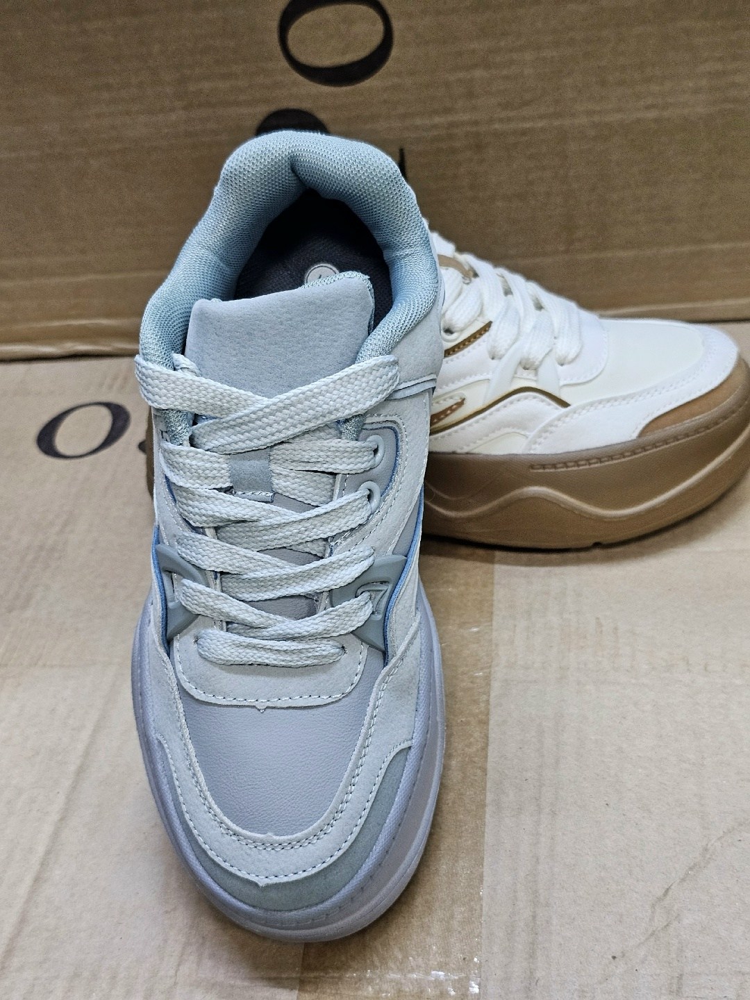 кроссовки женскиe,,модные кроссовки,кроссовки для девушек,женские массивные кроссовки