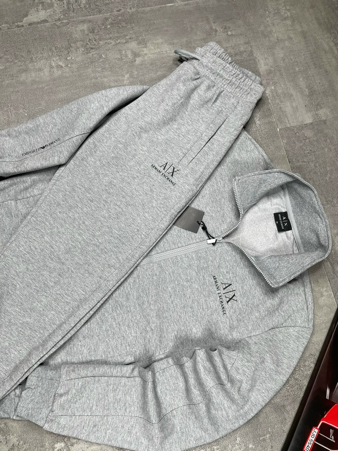 спортивный костюм armani,спортивный костюм armani exchange,спортивный костюм мужской,костюм спортивный,мужской спортивный костюм armani exchange