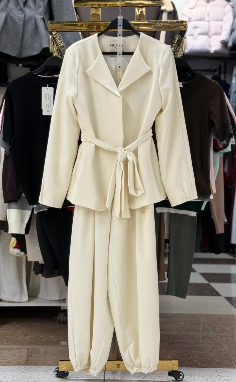 брючный костюм,костюм женский,женский брючный костюм,костюм с брюками,костюм с поясом