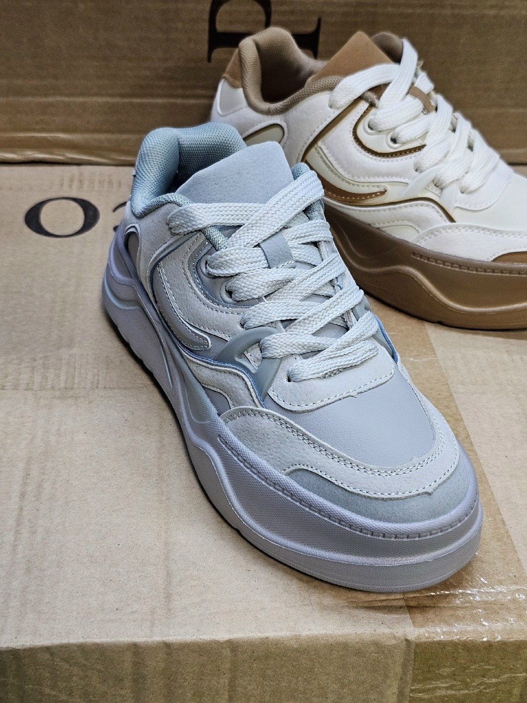 кроссовки женскиe,,модные кроссовки,кроссовки для девушек,женские массивные кроссовки