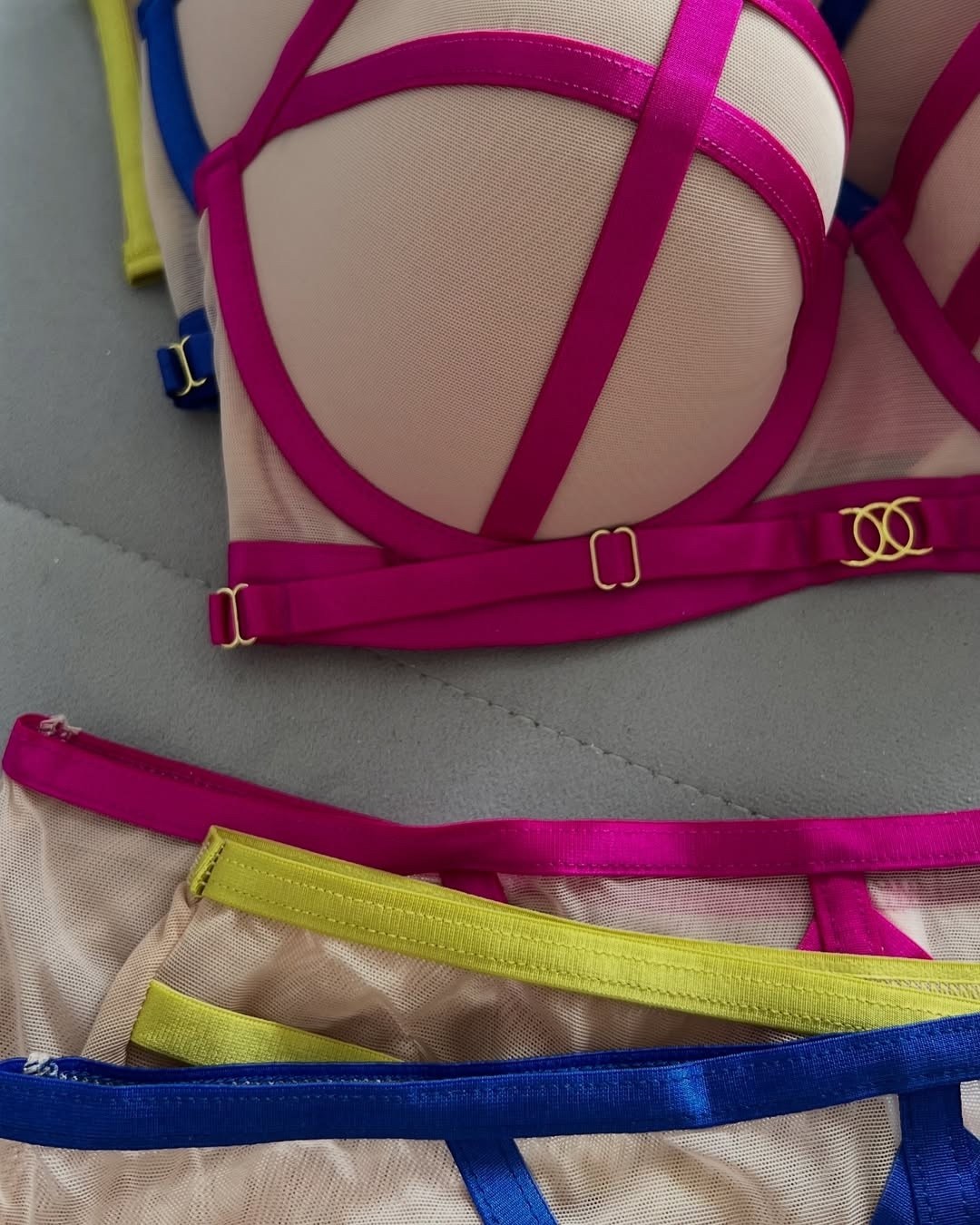 женское нижнее белье комплект,нижнее белье комплект сексуальное,сексуальная портупея,комплект с бюстгальтером,комплект нижнего белья