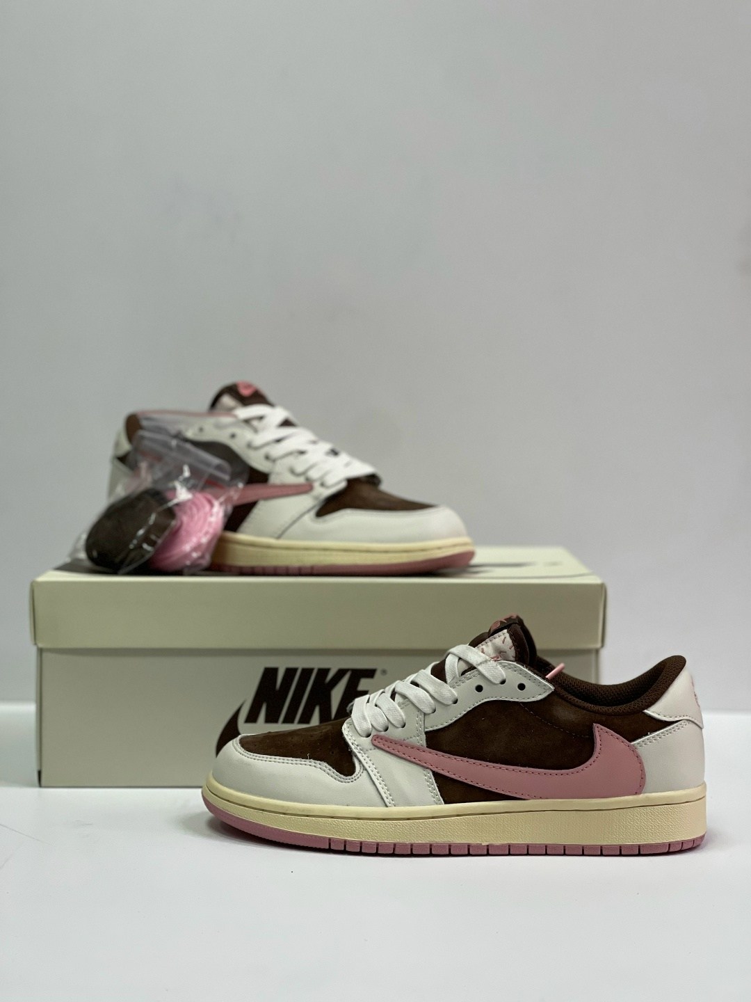 кроссовки travis scott x nike air jordan 1,nike air jordan 1 low travis scott,кроссовки nike travis scott x air jordan 1 low,кроссовки nike air jordan 1 low travis scott,кроссовки женскиe