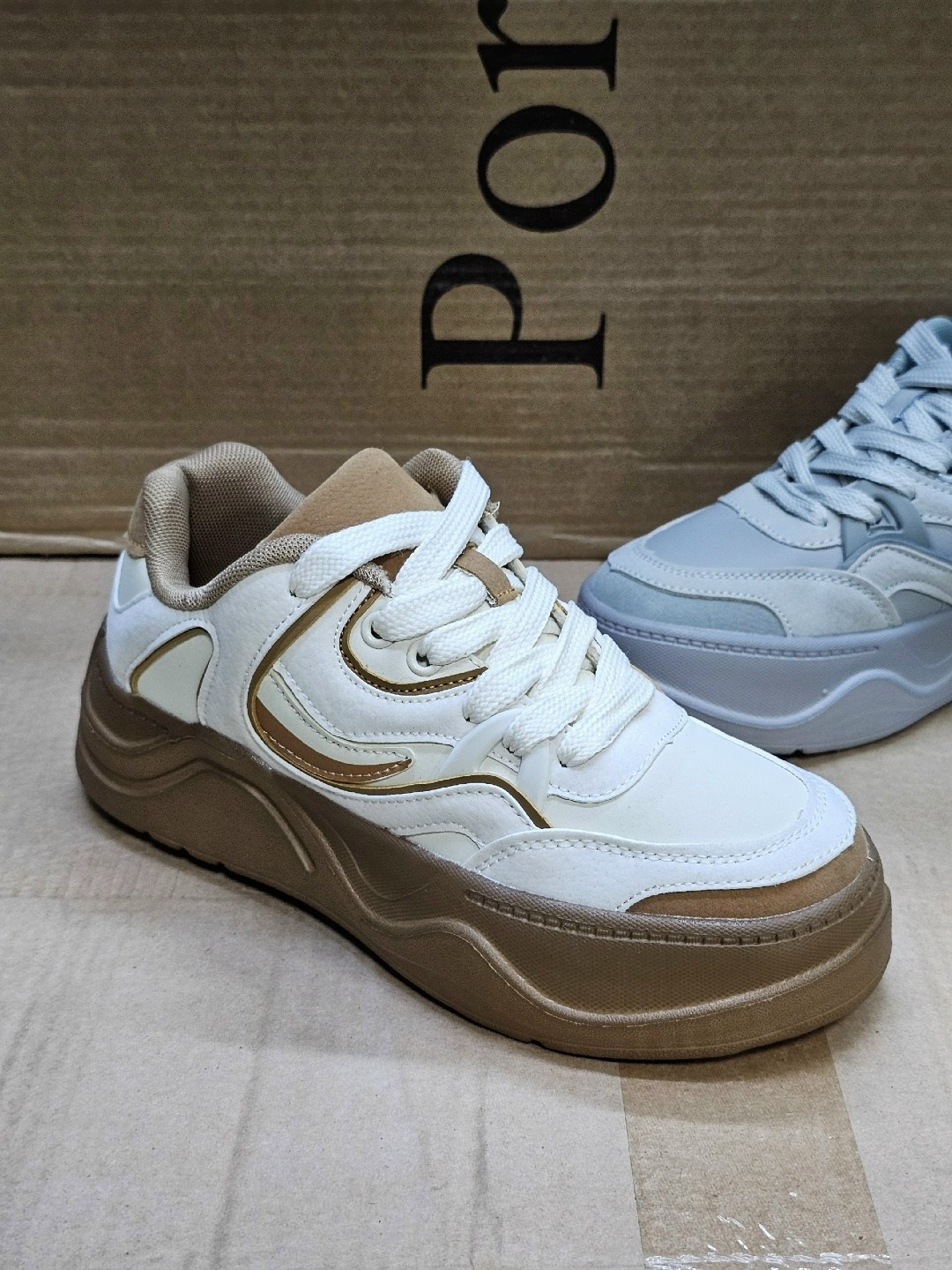 кроссовки женскиe,,модные кроссовки,кроссовки для девушек,женские массивные кроссовки