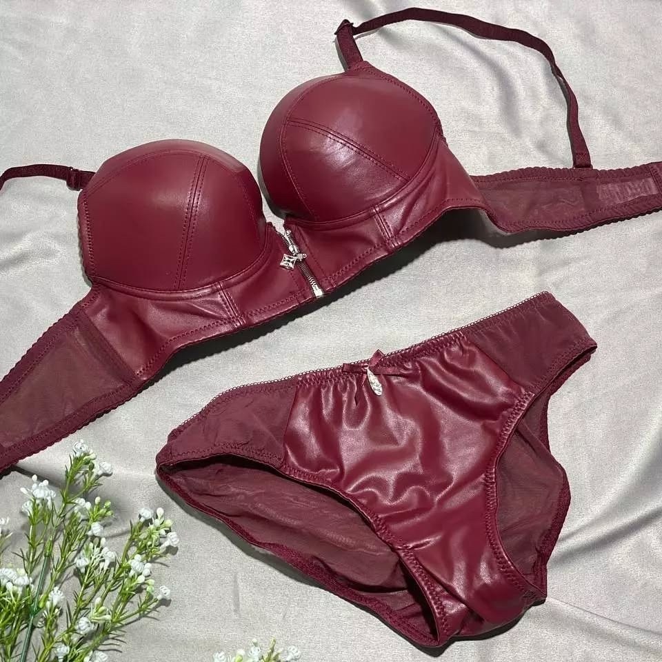 комплект женского нижнего белья,комплект нижнего белья,кожаный комплект,кожаный комплект нижнего белья,комплекты белье
