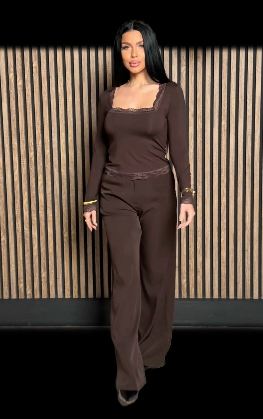 ,платье женское,модель брюнетка,платье