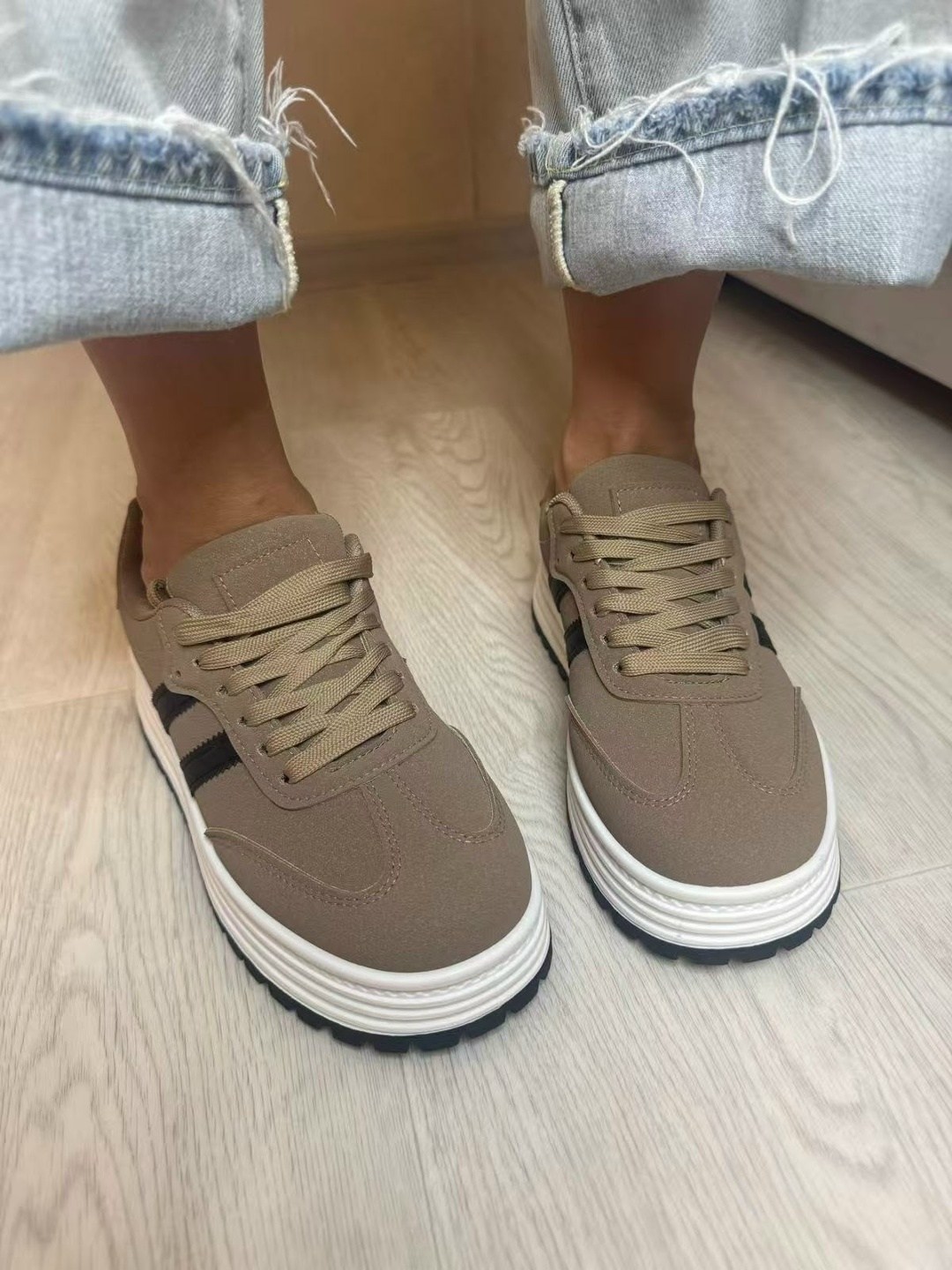 ,замшевые кроссовки,женские кроссовки,повседневные кроссовки,кроссовки модные