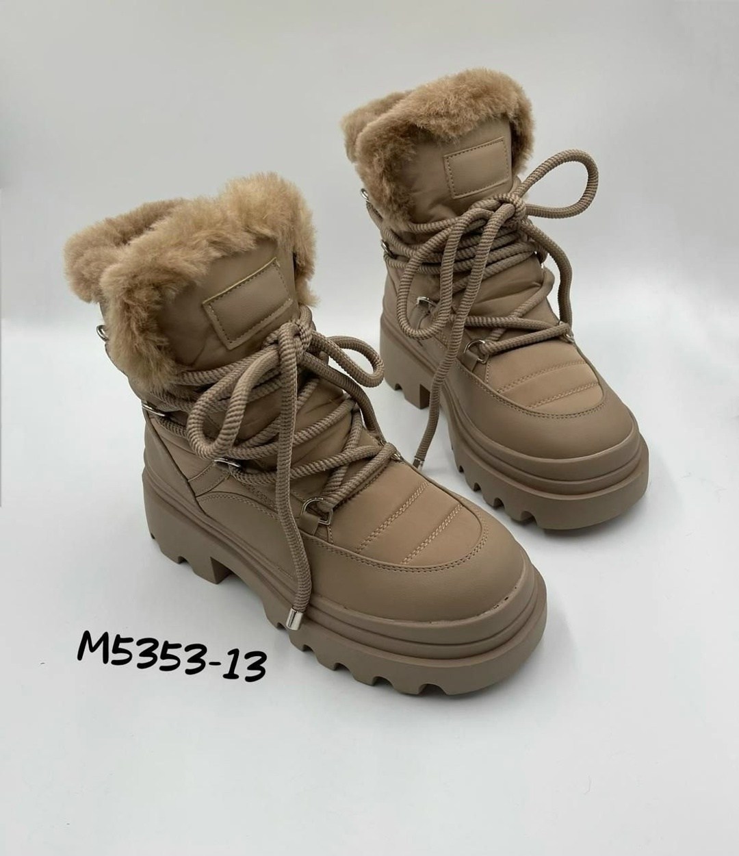 зимние женские ботинки,зимняя женская ,женские ботинки,зимние дутики  женская,женская