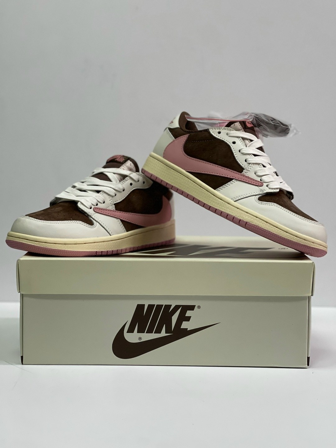 кроссовки travis scott x nike air jordan 1,nike air jordan 1 low travis scott,кроссовки nike travis scott x air jordan 1 low,кроссовки nike air jordan 1 low travis scott,кроссовки женскиe
