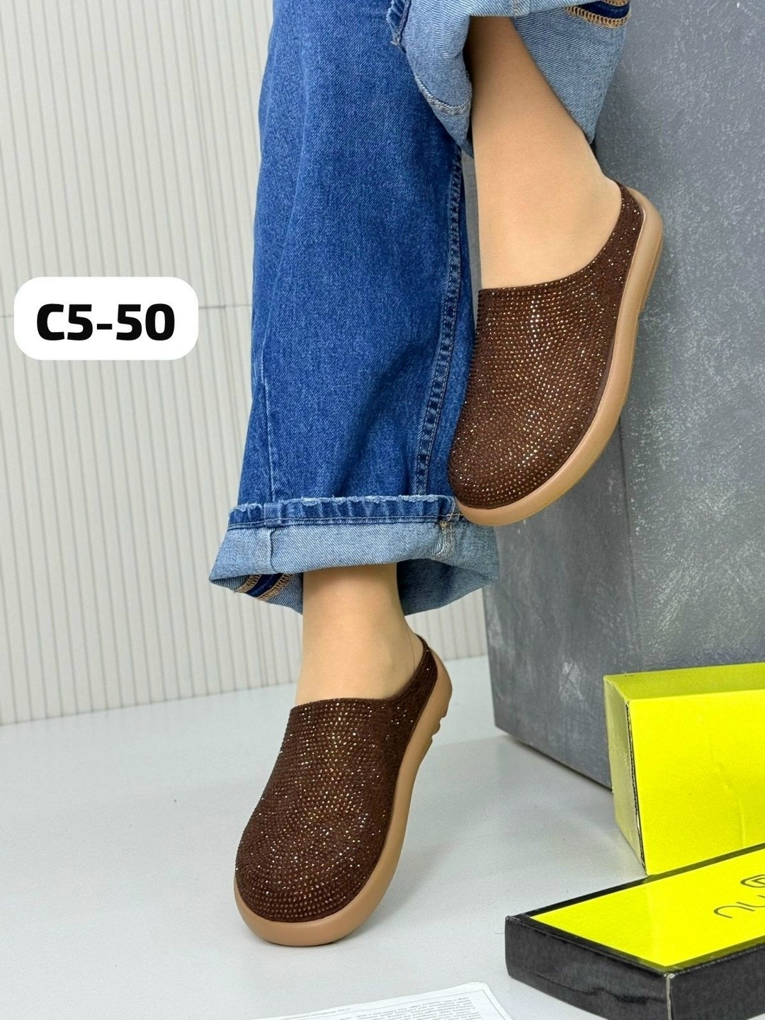 ,тапочки модные, женская,женские шлепанцы,женские тапочки