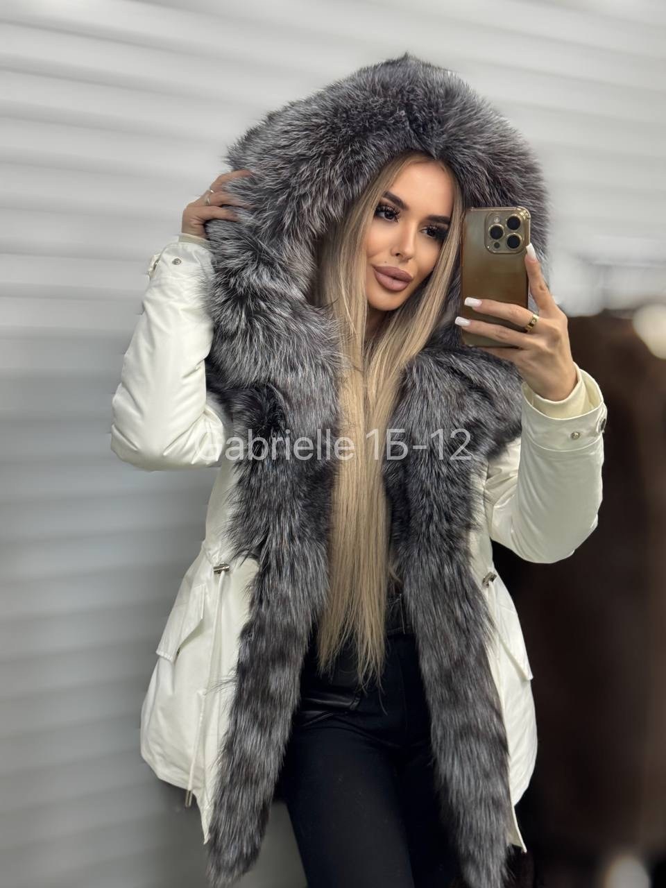 парки с чернобуркой,парки с чернобуркой женские,парка с мехом чернобурки,парка с натуральным мехом чернобурки,парка с чернобуркой