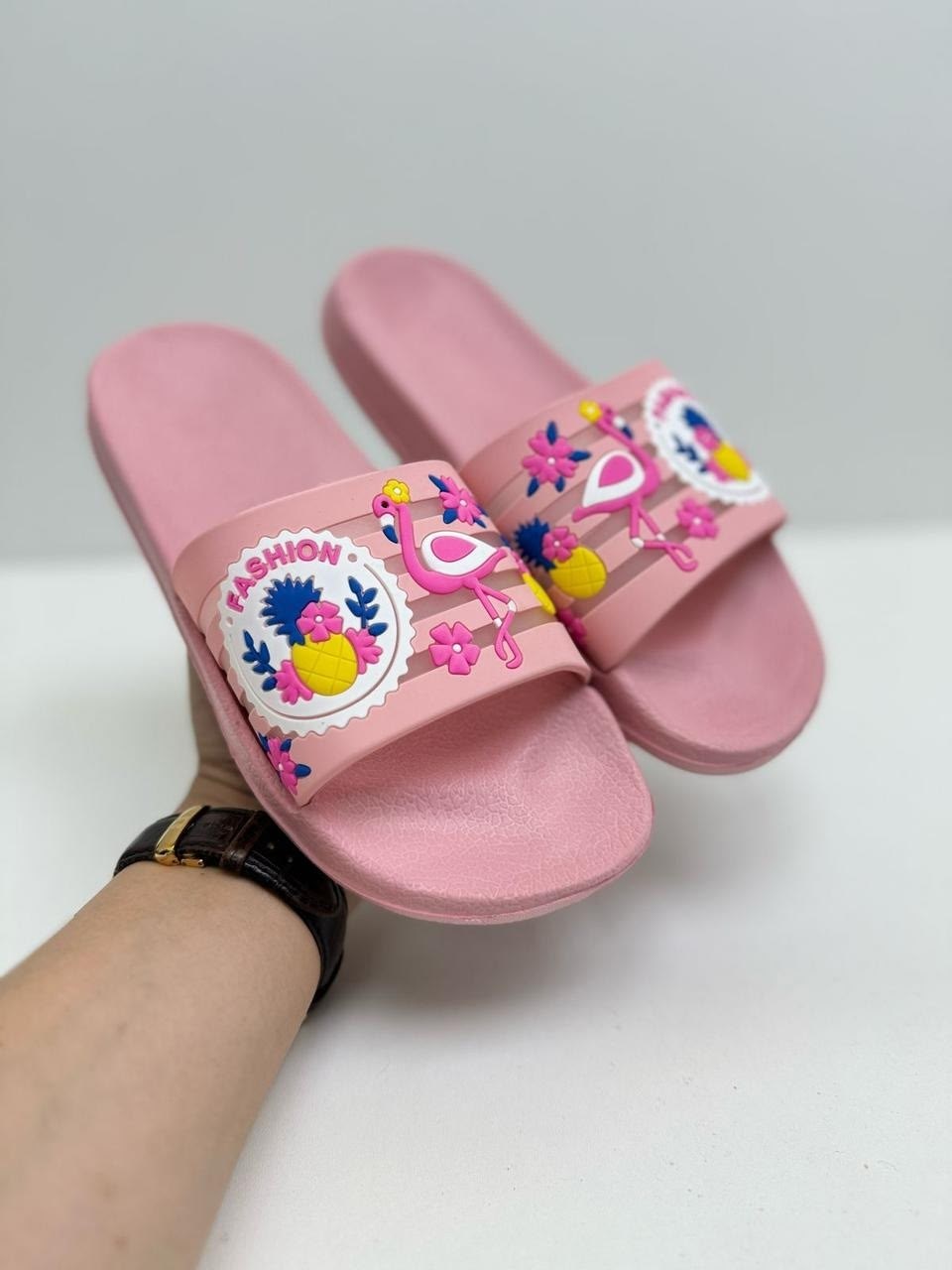 шлепанцы детские,,тапочки для девочек,модные тапочки,женские шлепанцы