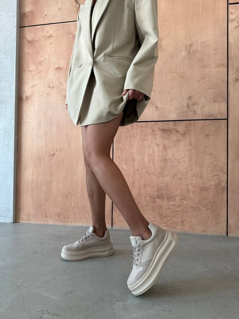 бежевые кроссовки,кроссовки женскиe,женская бежевая спортивная  sneaky tonny black,кроссовки замш,замшевые кроссовки