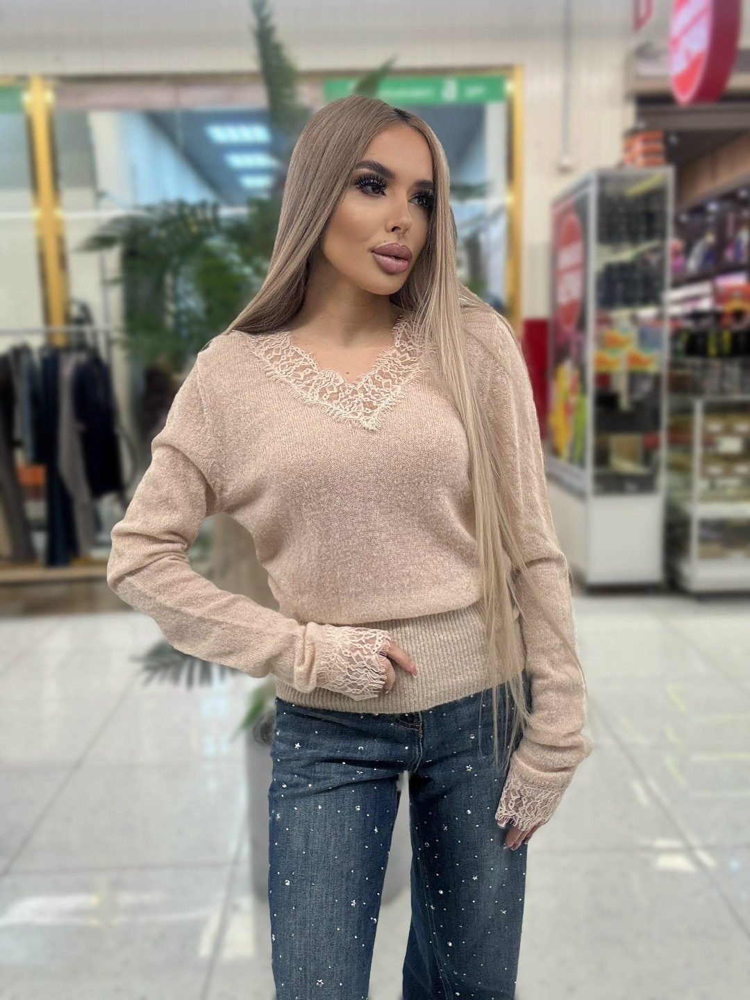 бежевый джемпер,кофта женская,джемпер с кружевом,вязаный джемпер с кружевом,свитер с кружевом
