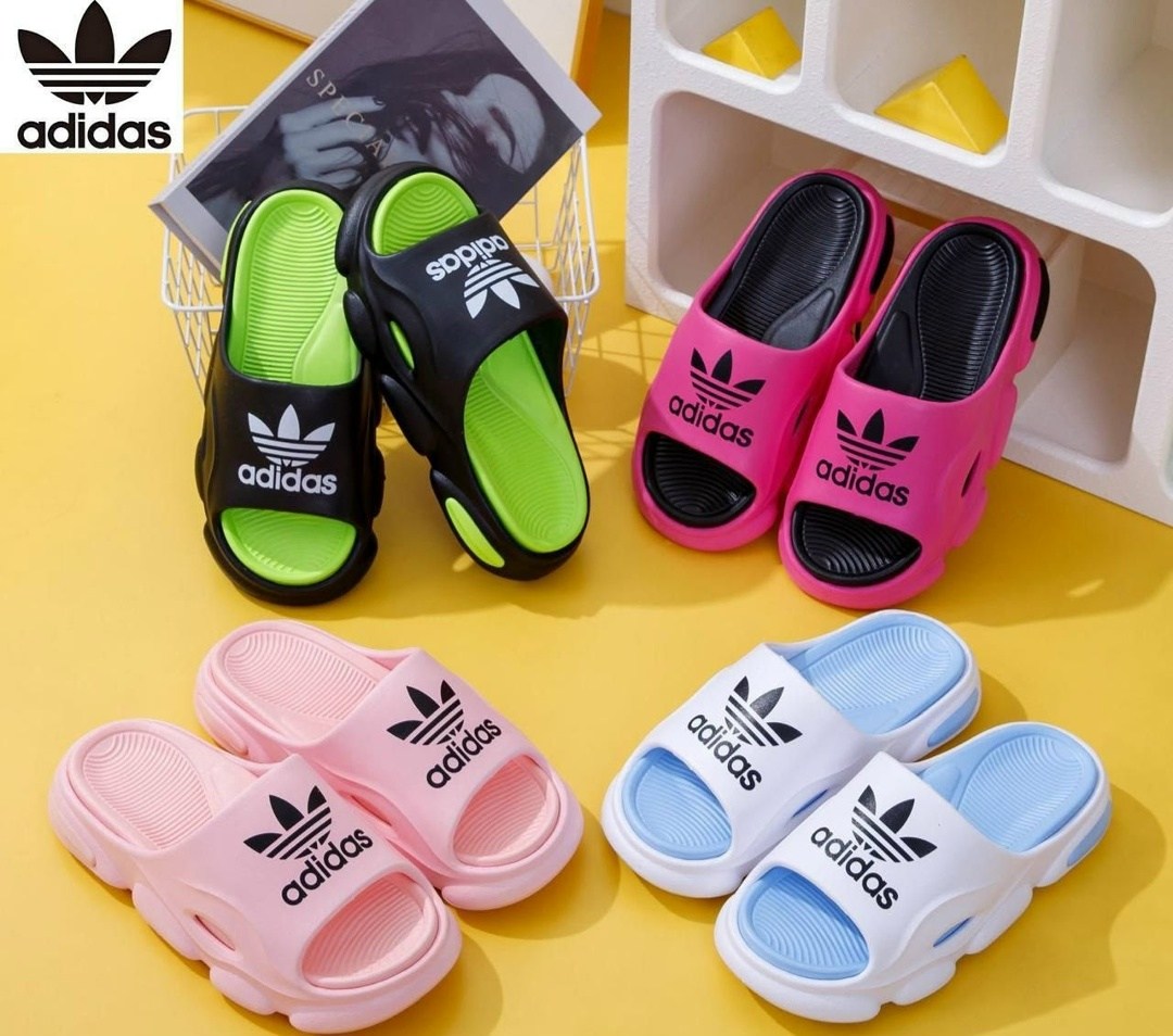 тапочки adidas,шлепанцы adidas,шлепанцы adidas mungo 010629,тапки adidas оутмакс,adidas шлепки