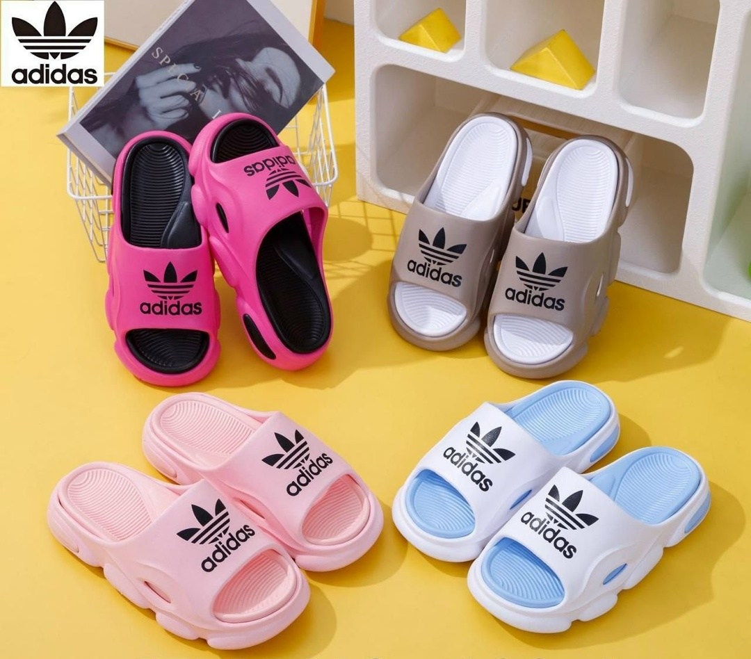 тапочки adidas,шлепанцы adidas,шлепанцы adidas mungo 010629,тапки adidas оутмакс,adidas шлепки