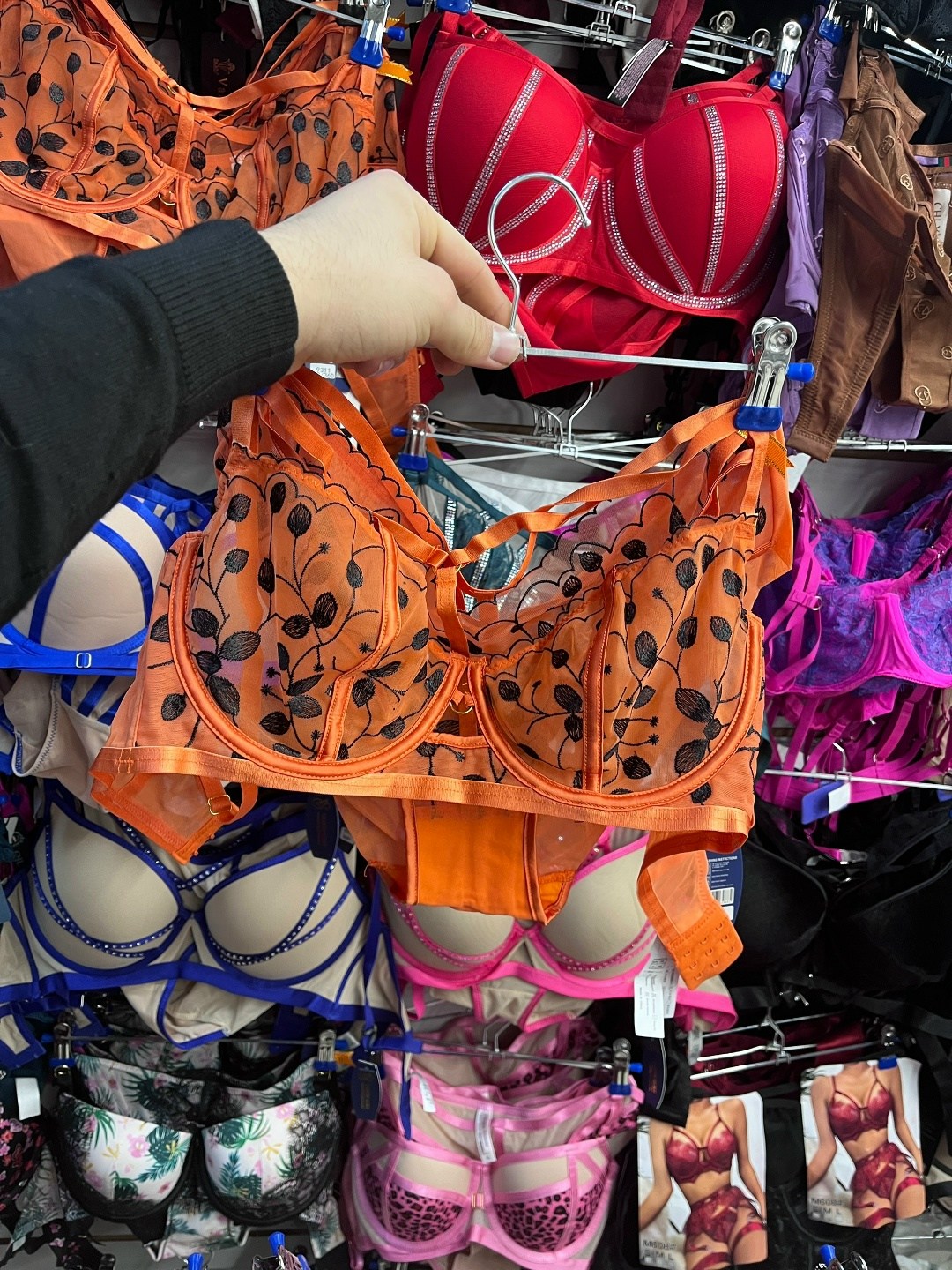 комплект нижнего белья,женский комплект нижнего белья с,женское нижнее белье,женские бюстгальтеры,модели бюстгальтера