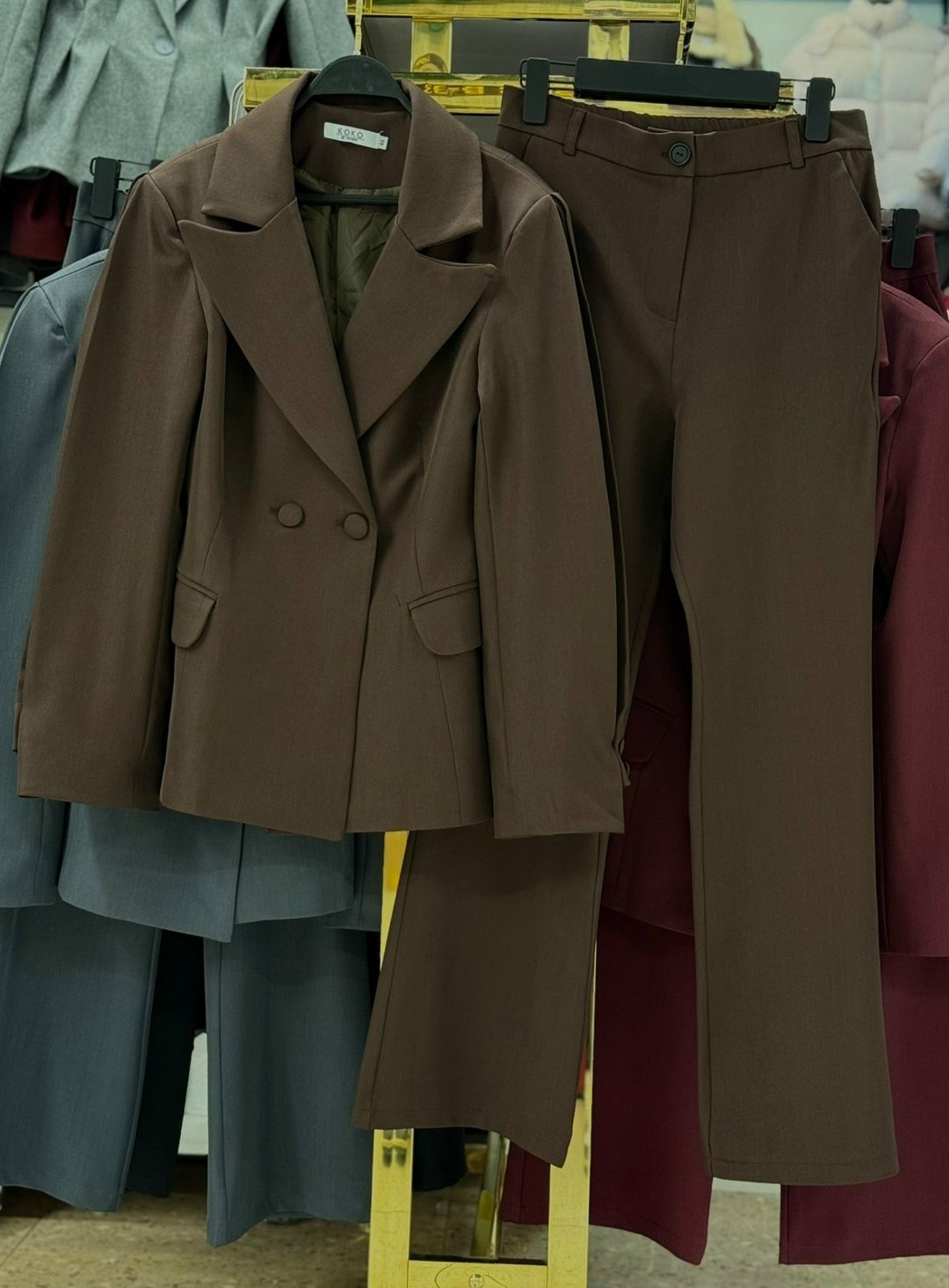 брючный костюм,костюм брючный женский офисный из трех предметов,женский брючный костюм,брючный костюм деловой с пиджаком sanro 322318520,женский деловой костюм