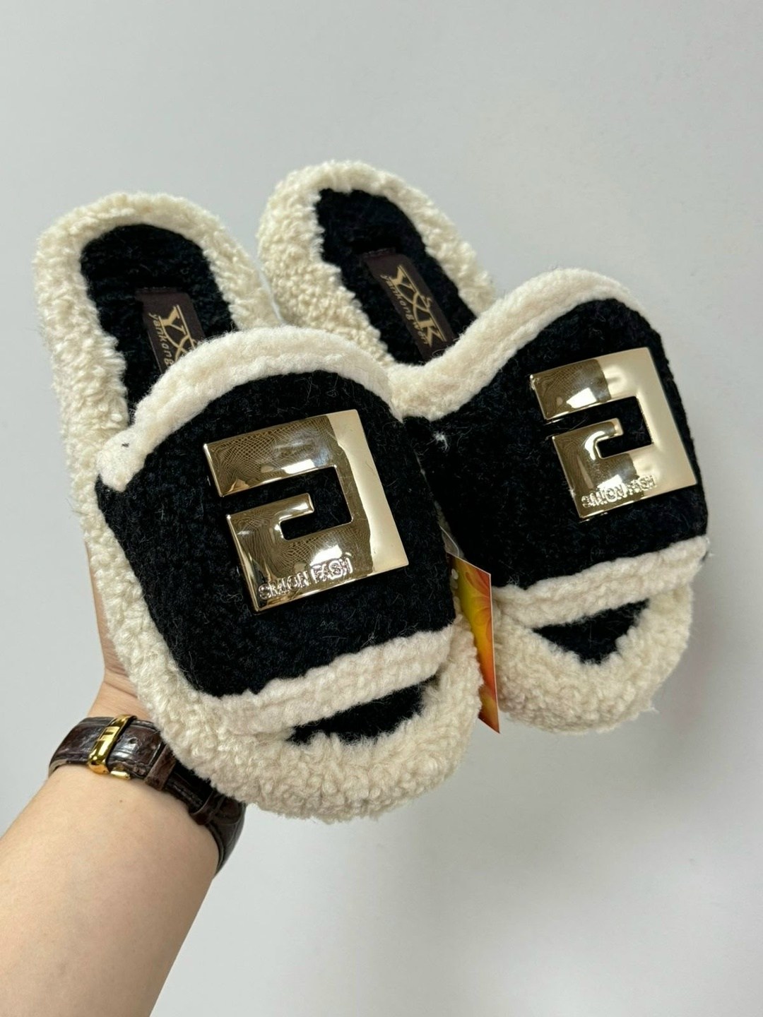 тапочки женские,тапочки фенди,тапочки домашние женские,модные домашние тапочки,fendi slippers