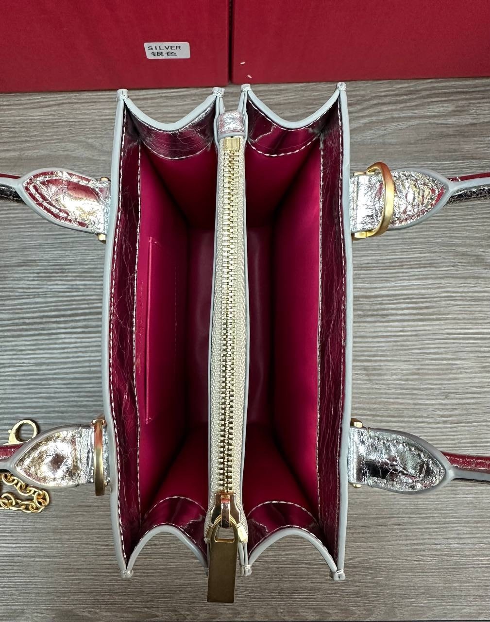 сумка-тоут schiaparelli,сумка schiaparelli,женская сумка schiaparelli,бархатная сумка для глаз schiaparelli premium sense demon,сумка женская shiaparelli & salvador dali