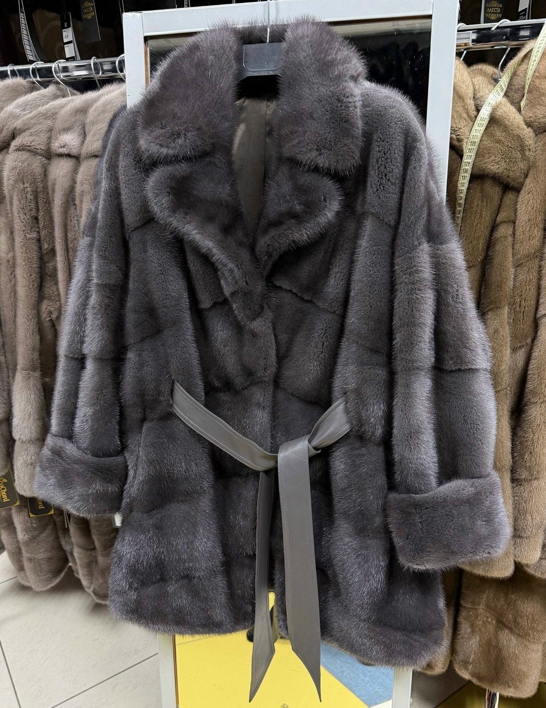норковая шуба,шубка из меха импортной плюшевой норки с английским воротником,шуба,женская шуба из натурального норкового меха,норковая шуба цвет графит