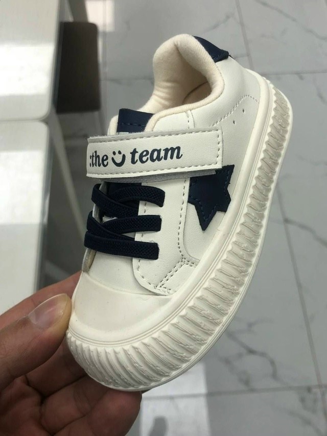 ,детские кроссовки,спортивная ,кроссовки для малыша,обуви