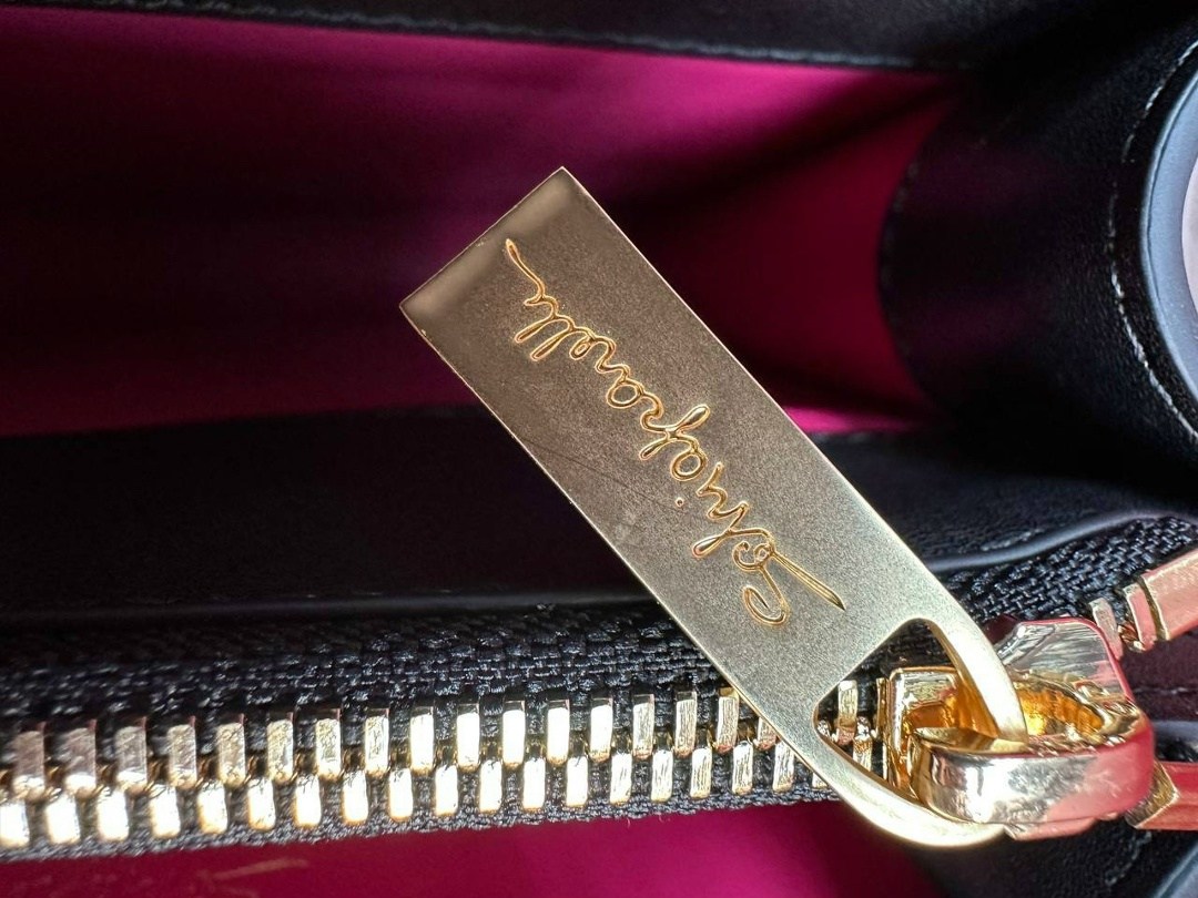 сумка-тоут schiaparelli,сумка женская schiaparelli,сумка schiaparelli,бархатная сумка для глаз schiaparelli premium sense demon,брендовая женская сумка