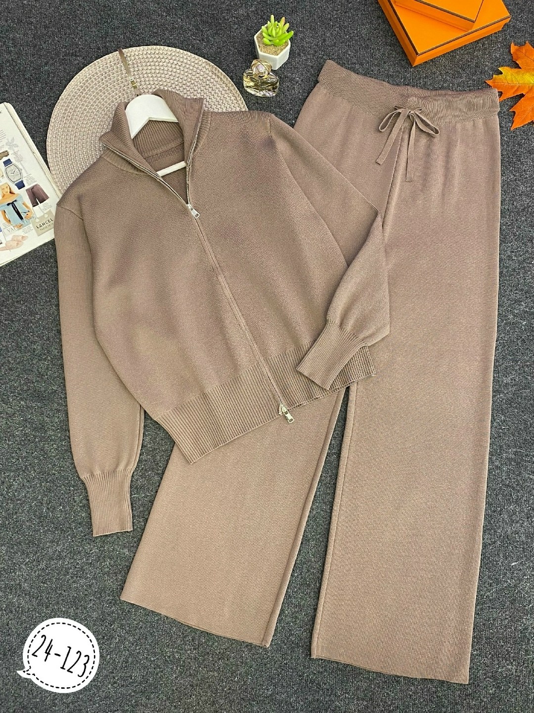 костюм christian dior,женский костюм,трикотажный костюм,костюм женский dior,костюм с брюками