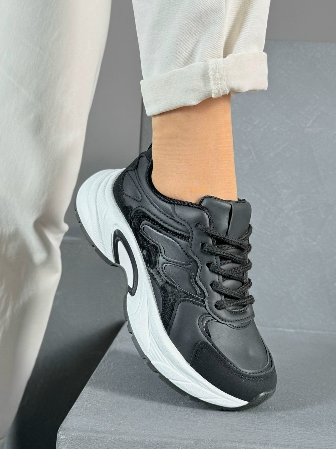 кроссовки женскиe,,черные кроссовки,спортивная ,модные кроссовки