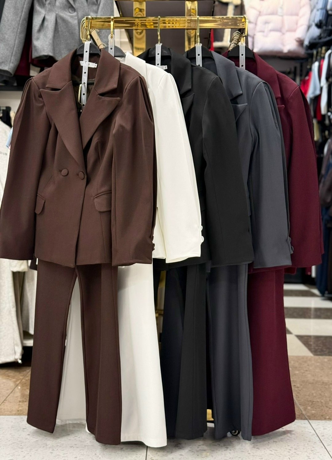 брючный костюм,костюм брючный женский офисный из трех предметов,женский брючный костюм,брючный костюм деловой с пиджаком sanro 322318520,женский деловой костюм