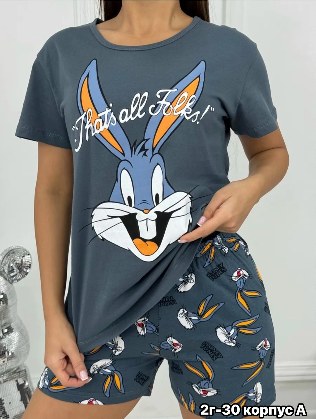 женские пижамы,пижама,женская пижама с шортами,пижама серая,пижама с бриджами бакс банни